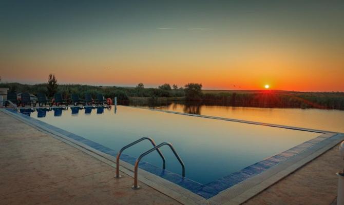 Sunny Deluxe Apartment Cosmopolis Stefanestii de Jos المظهر الخارجي الصورة